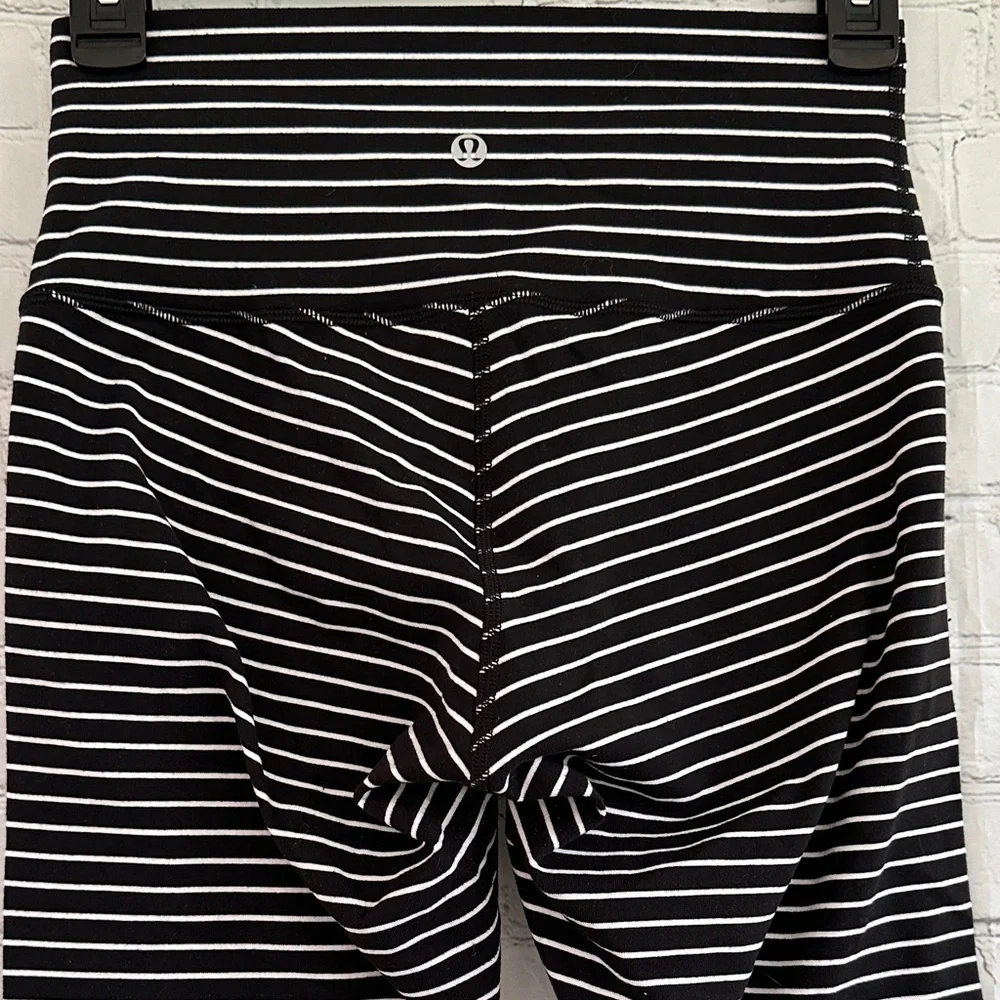 lululemon athletica cropped leggings